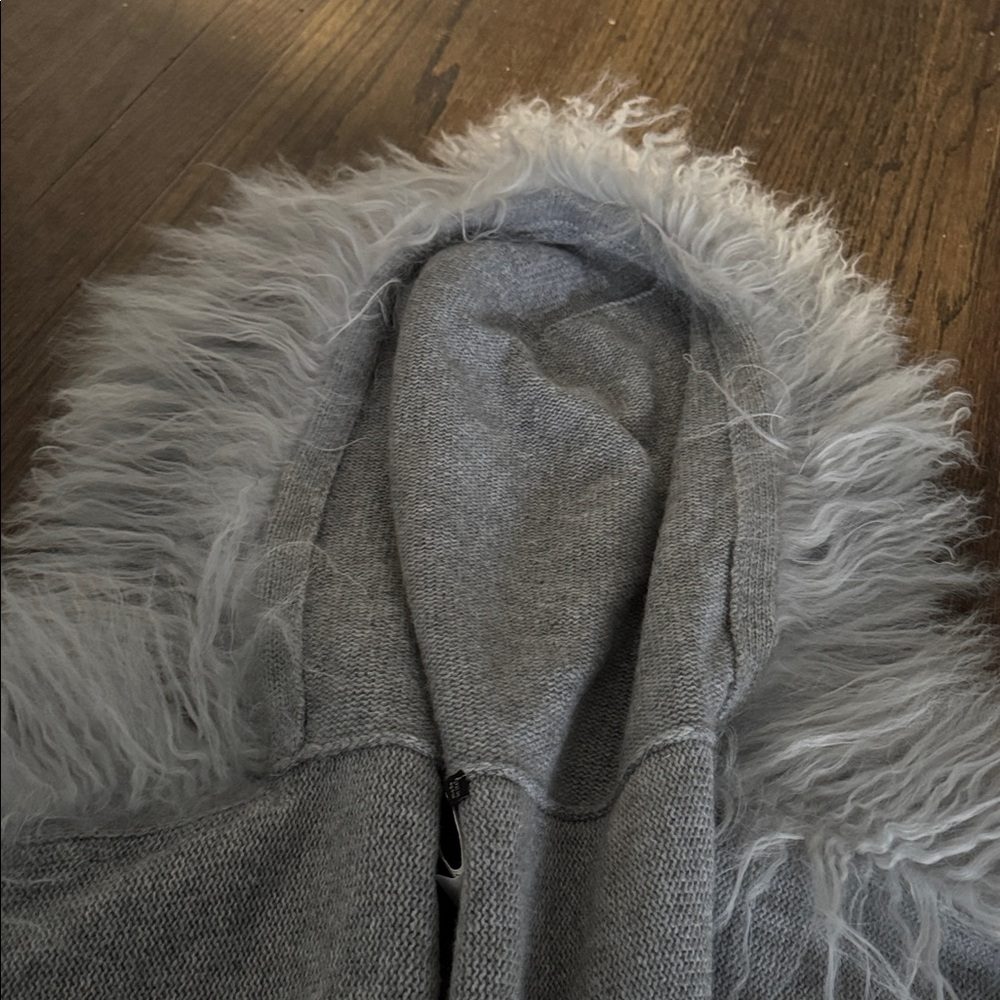 Gray Fur Collar Cardigan 100% cashmere sz M - Picture 3 of 3